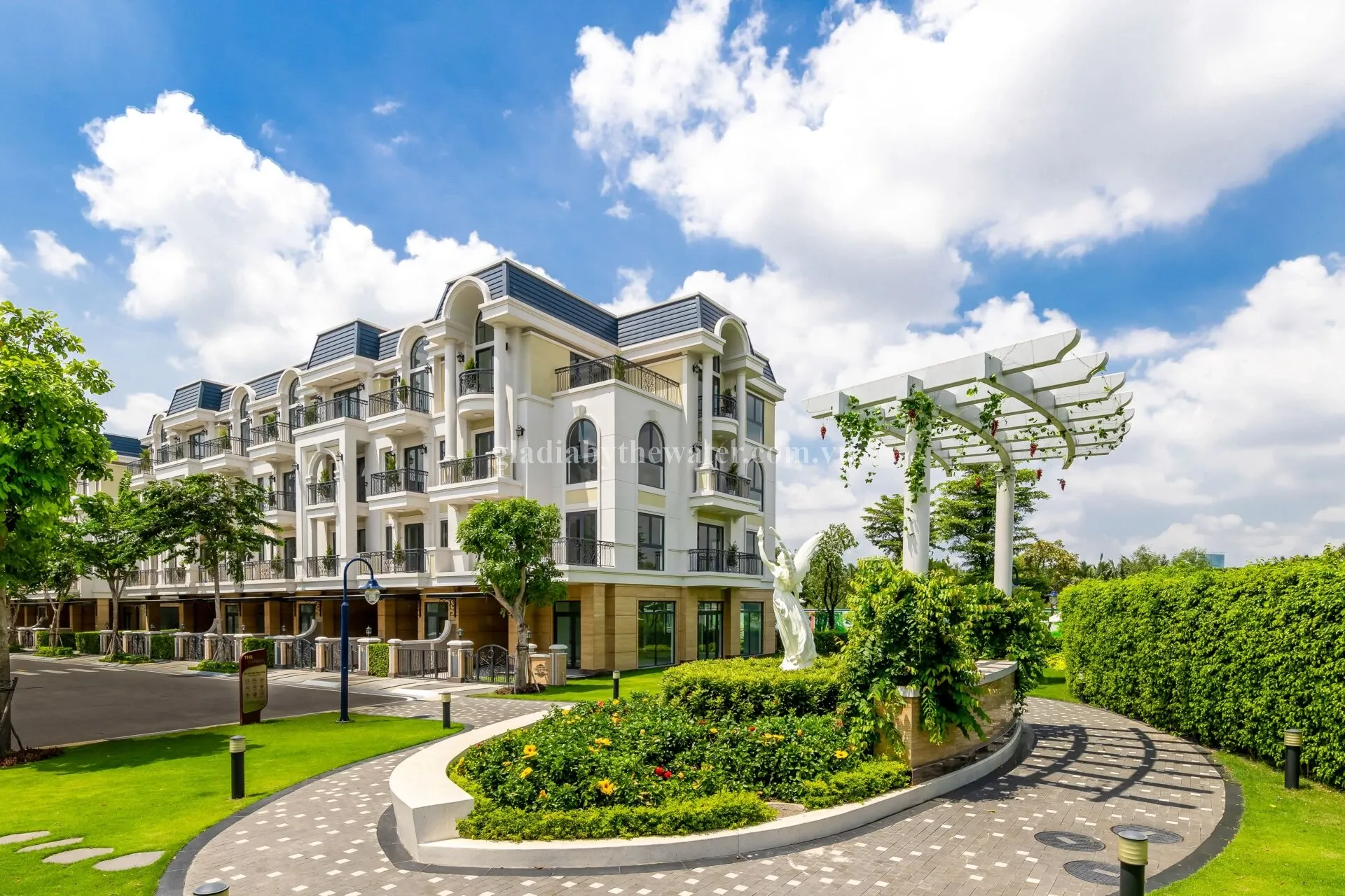 Gladia by The Water Khang Điền